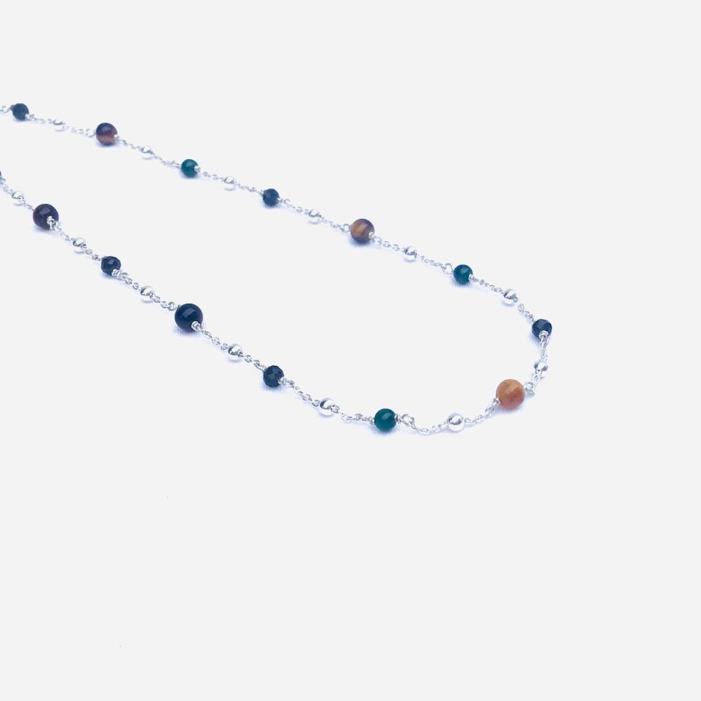 Collier Lou Chaîne en argent 925, malachite, œil de tigre et obsidienne.
Fermoir et chaîne de rallonge en argent 925.
Ce collier peut exister sur demande en plusieurs longueurs.