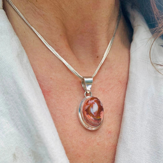 Pendentif en Opale de Feu, Bijou en Opale, Argent 925, Pendentif de luxe. Pendentif monté sur argent, Opale naturelle, Bijou flamboyant, Collier unique.