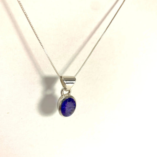 Pendentif TanzaniePendentif en Tanzanite, Argent 925, Bijou en Tanzanite, Collier en Tanzanite, Pierre naturelle en Tanzanite.Pendentif monté sur argent, Bijou en argent, Collier élégant, Cadeau de luxe, Bijou artisanal.