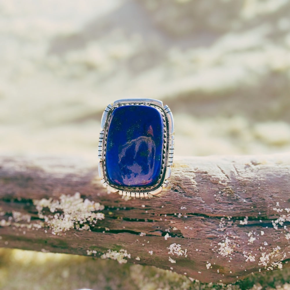 Bague Lapis Lazuli Argent 925 Serenity Sur bois flotté à la plage