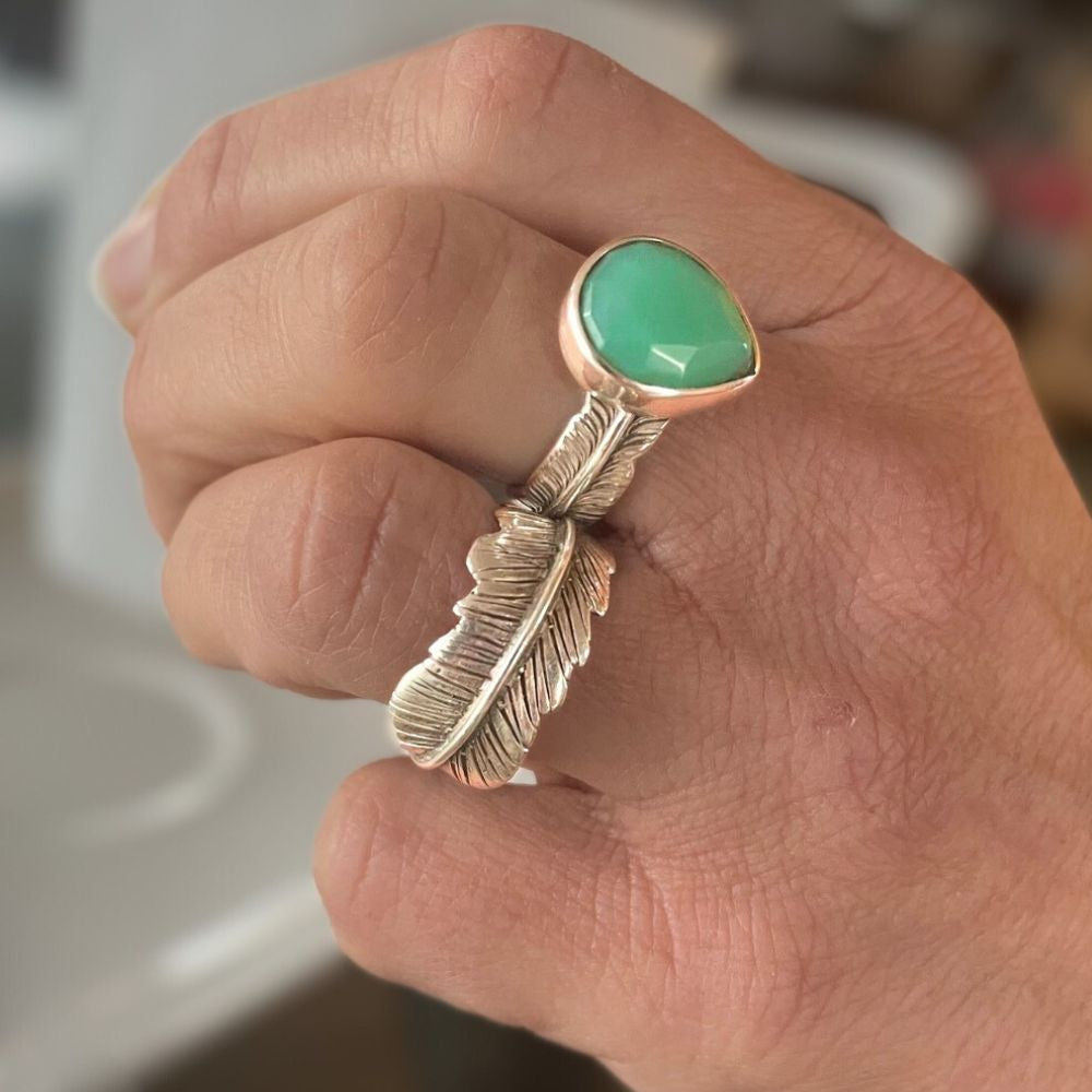 Bague Plume Amérindien Chrysoprase et Argent 925 portée - Séléna - Byartmexbijoux