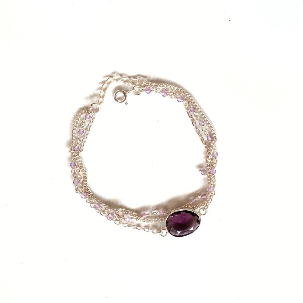 Bracelet Carina - Pierres naturelles et argent 925 - Améthyste sur fond blanc