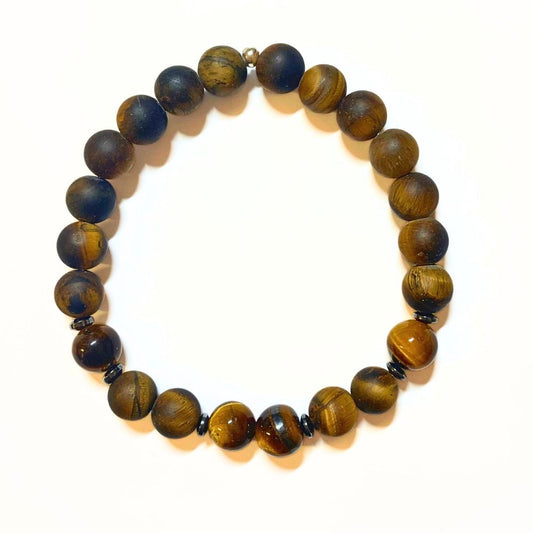 Bracelet Homme Œil de Tigre et Hématite sur fond blanc, bracelet monté à la main sur un élastique résistant - Byartmexbijoux 