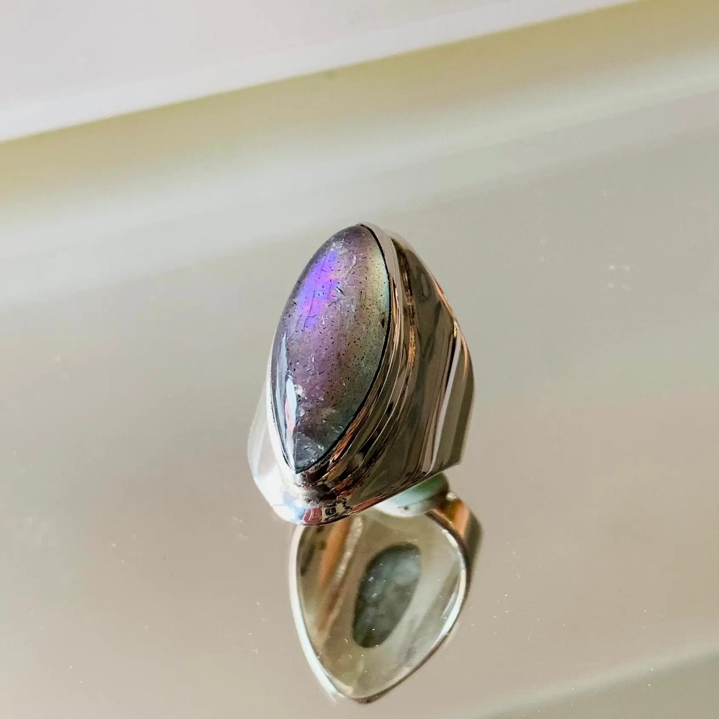 Purple - Bague en Labradorite Violette et Argent 925 - Protection et Élégance Naturelle byartmexbijoux