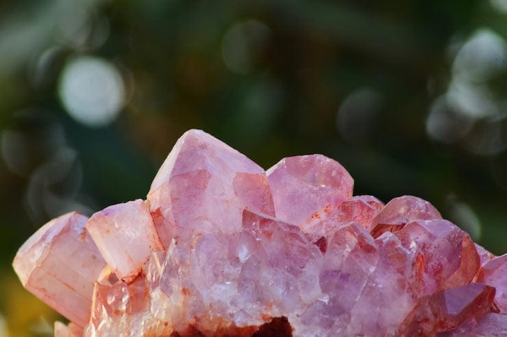 Quartz rose brute  dans la nature - byartmexbijoux