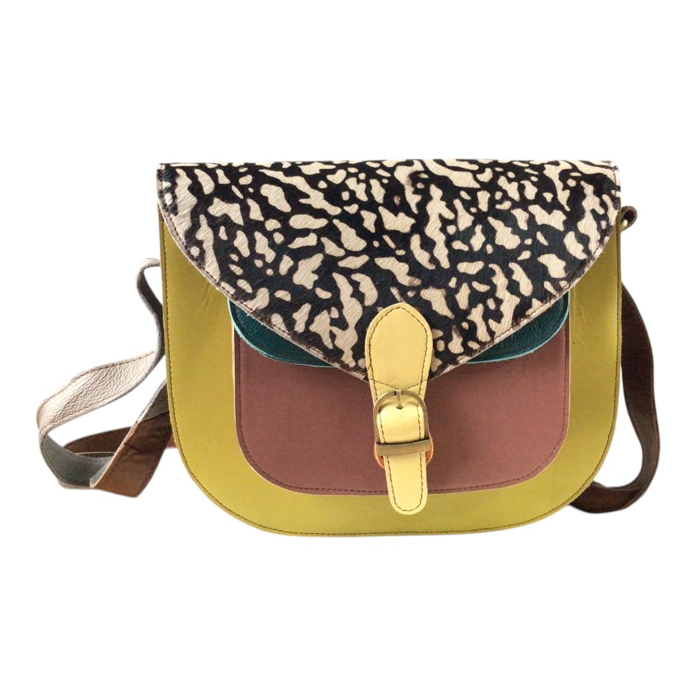 Sac à main femme en Cuir Recyclé  couleurvmoutarde sur fond blanc fermé - Delhi - Byartmexbijoux