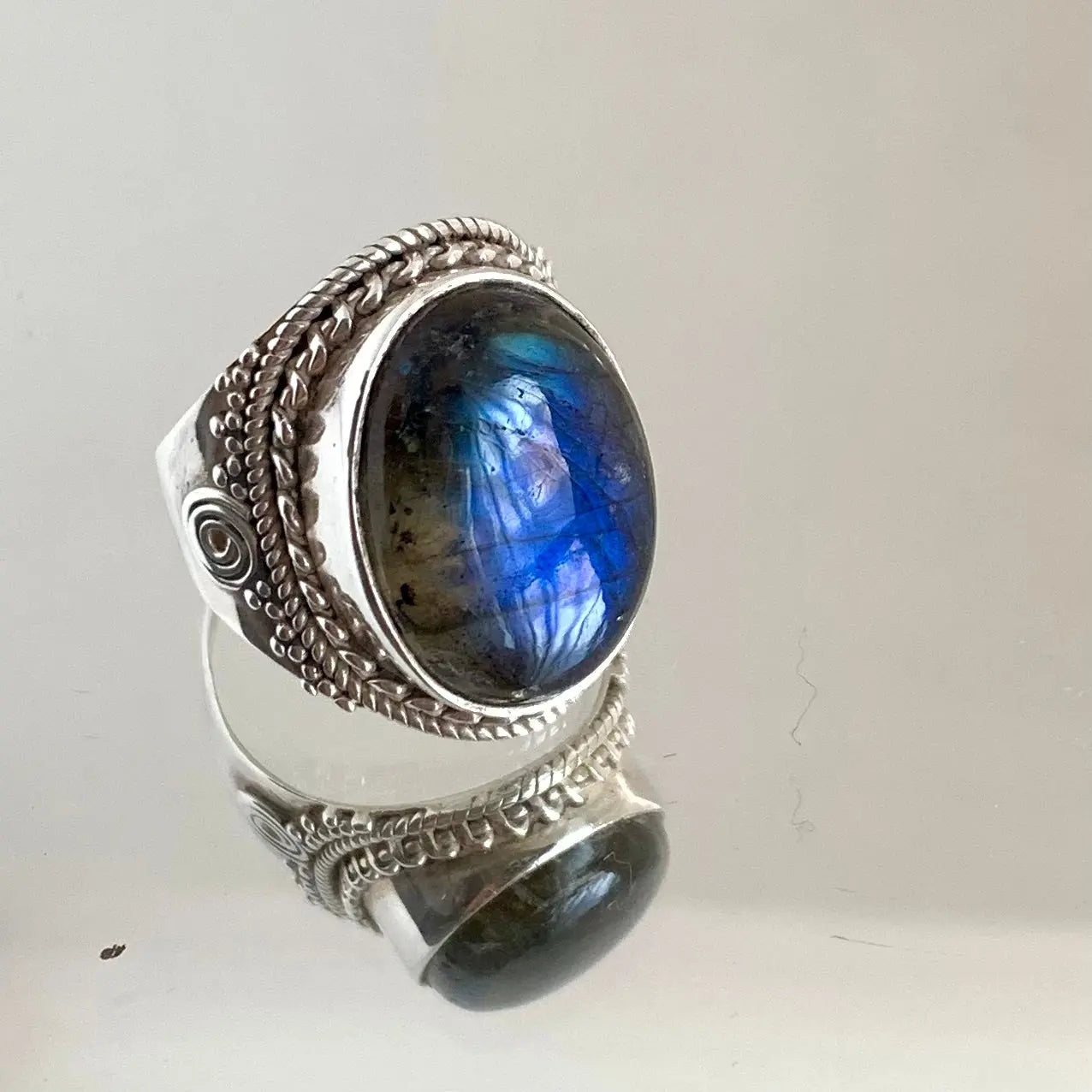 Stell - Bague en Labradorite Argent 925 - Protection et Élégance Naturelle - Bijou artisanal