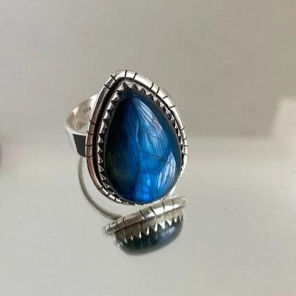 Xénia - Bague en Labradorite Argent 925 - Élégance et Mystère - Bijou artisanal