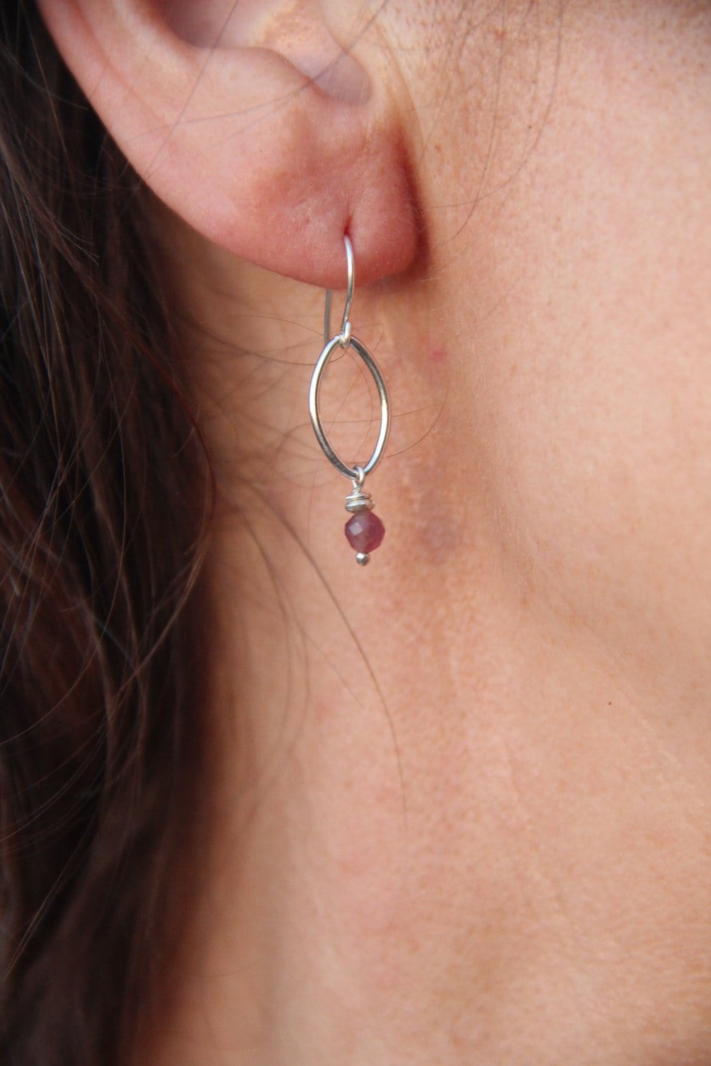 Boucles d'Oreilles Artisanales Lina en Argent et Tourmaline Rose - Élégance et Savoir-Faire