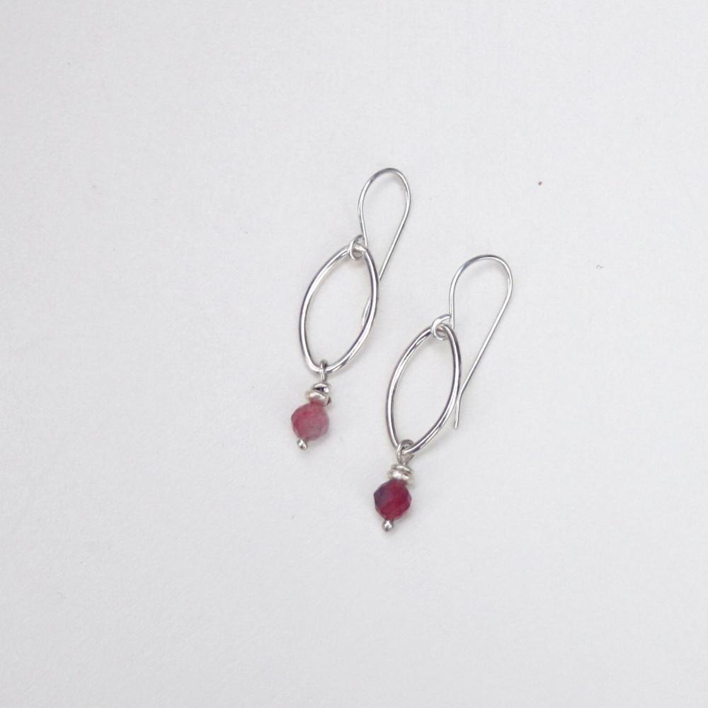 Boucles d'Oreilles Artisanales Lina en Argent et Tourmaline Rose - Élégance et Savoir-Faire