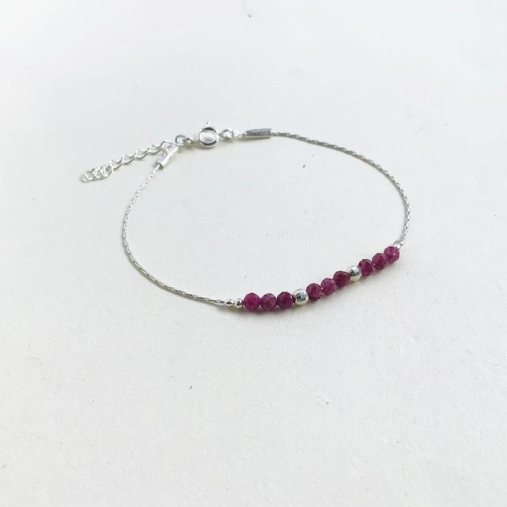 Bracelet artisanal en argent 925 et rubylite - Bijou fait main et pierre naturelle