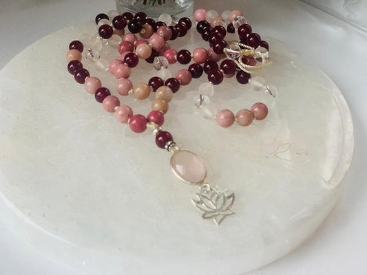 Mala Eloïse - Quartz rose, Thulite, Cristal de Roche et Grenat - Vitalité et Harmonie