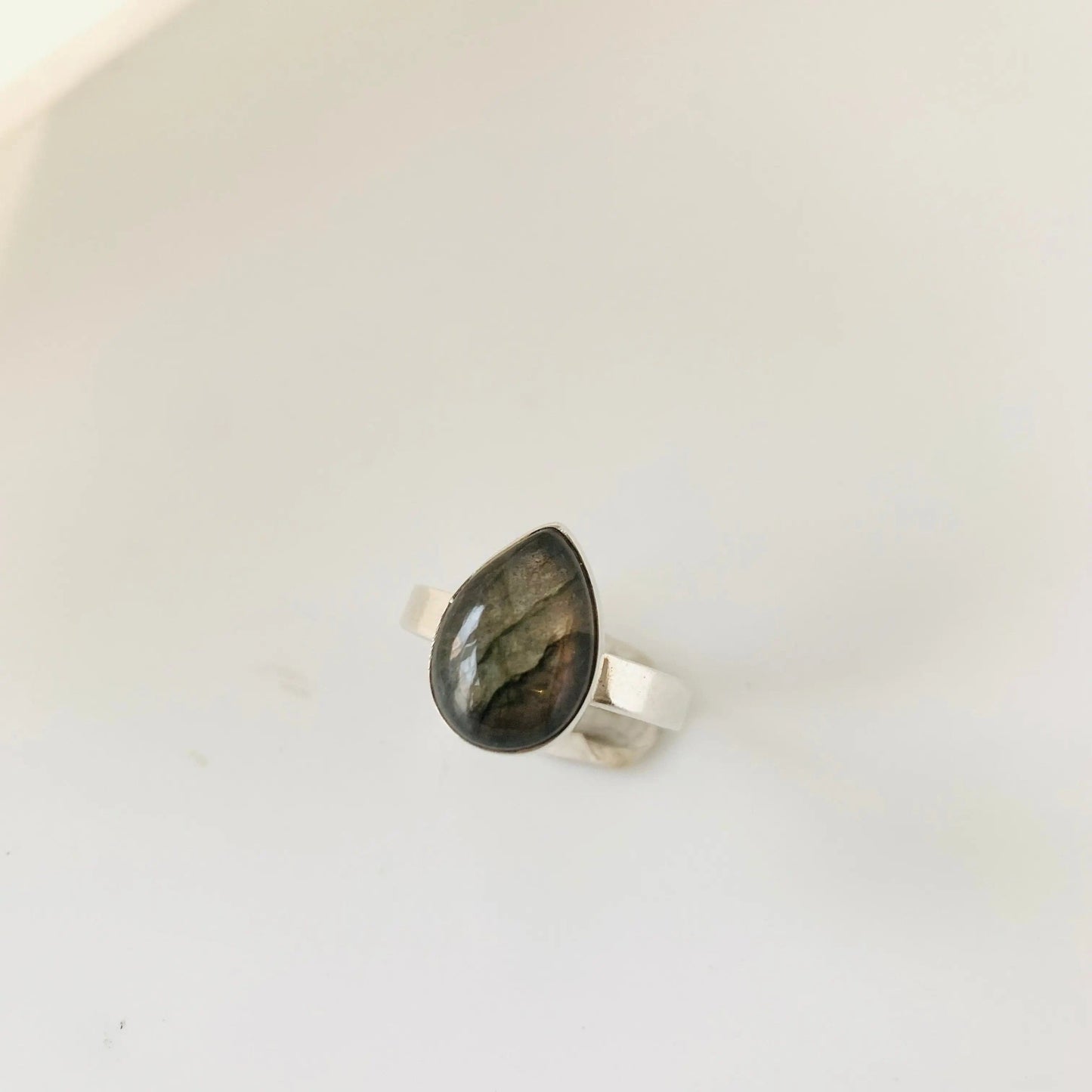Neptune - Bague en Labradorite Argent 925 - Protection et Élégance 