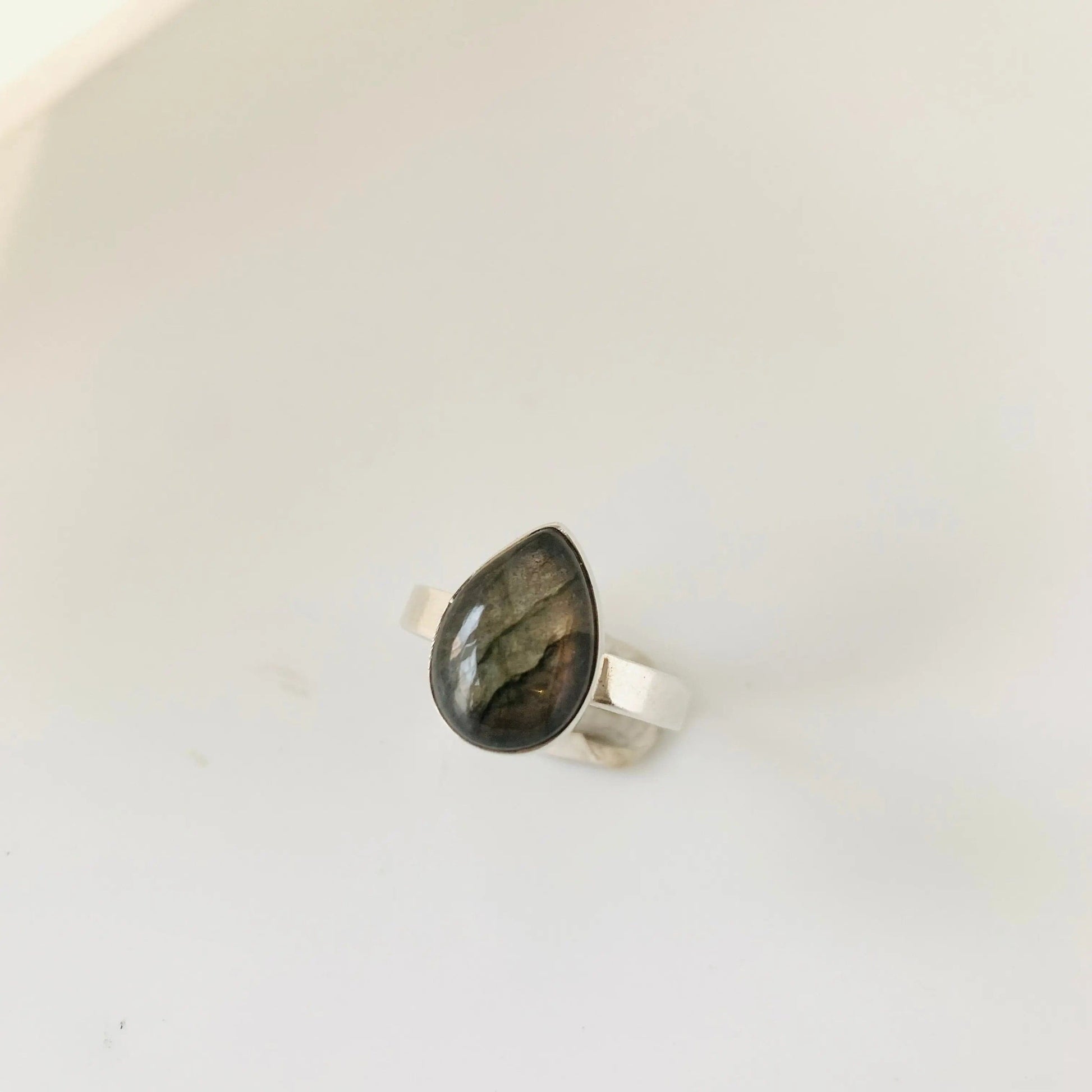 Neptune - Bague en Labradorite Argent 925 - Protection et Élégance 