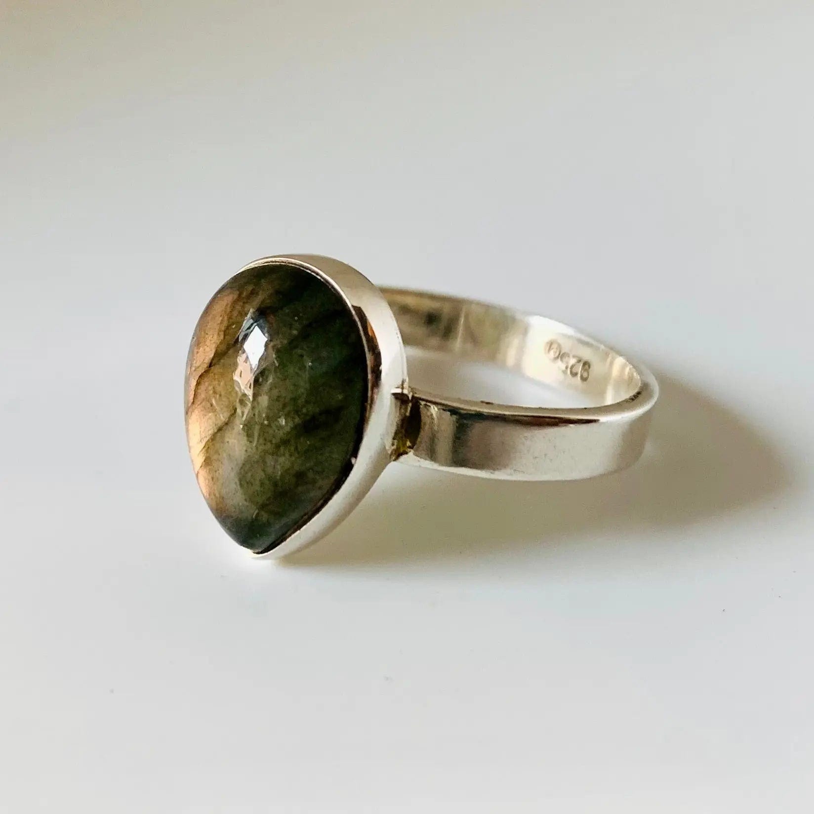 Neptune - Bague en Labradorite Argent 925 - Protection et Élégance 