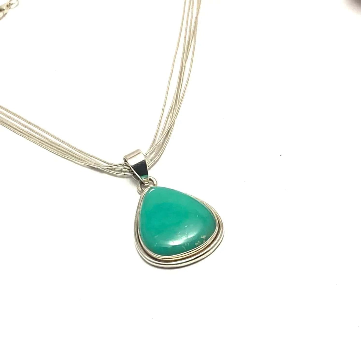 Pendentif en Chrysoprase, Argent 925, Bijou en Chrysoprase, Pendentif vert. Pendentif monté sur argent, Bijou en argent, Chrysoprase naturelle, Collier élégant.