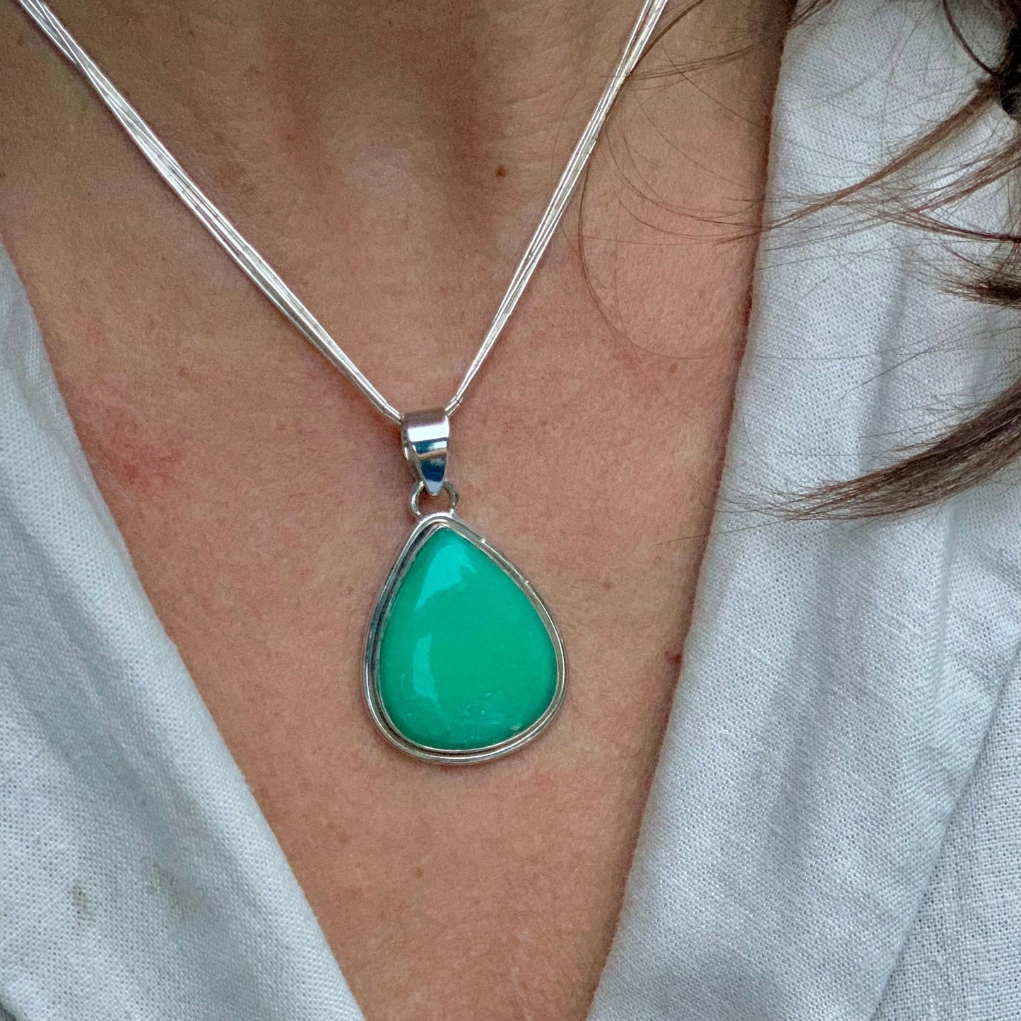 Pendentif en Chrysoprase, Argent 925, Bijou en Chrysoprase, Pendentif vert. Pendentif monté sur argent, Bijou en argent, Chrysoprase naturelle, Collier élégant.