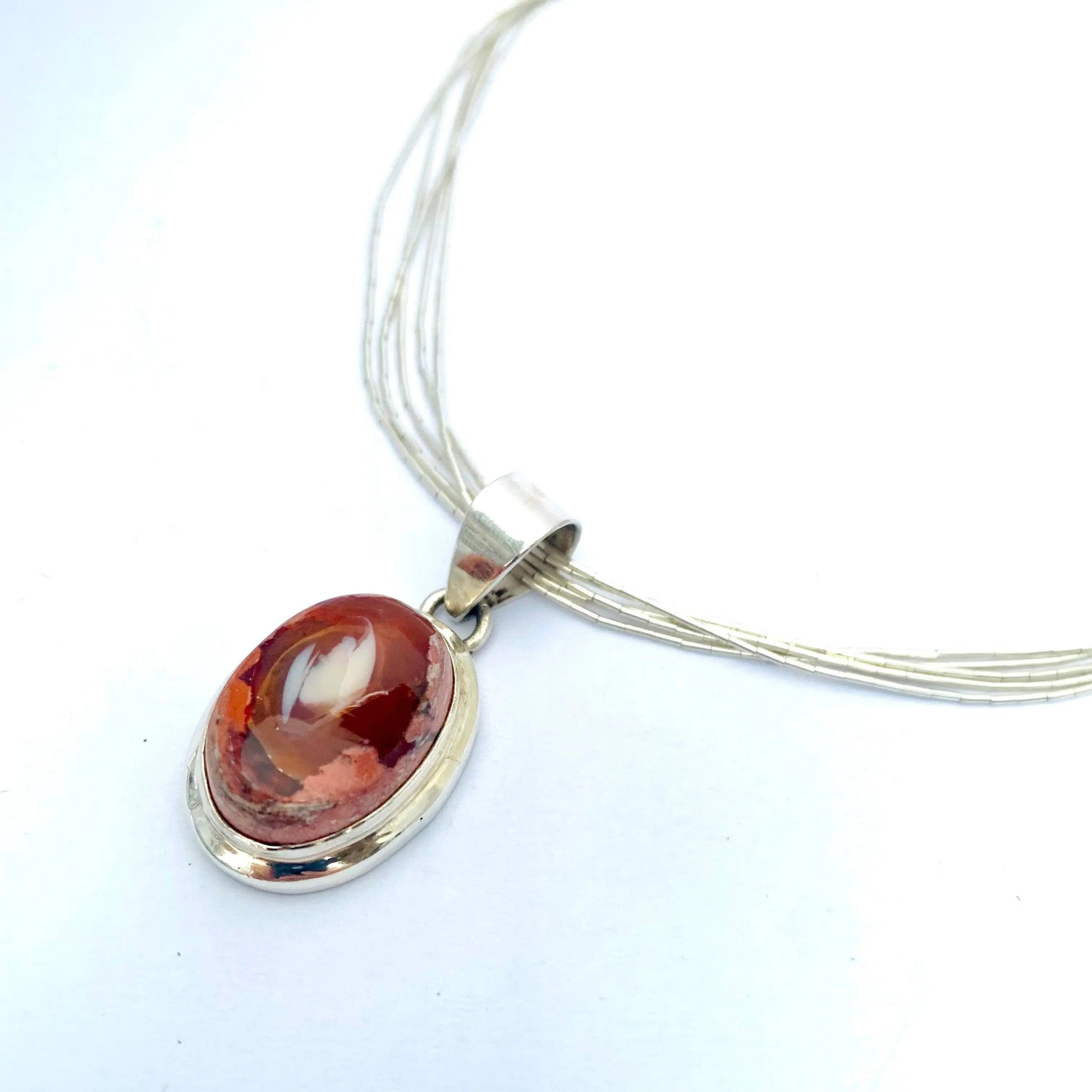  Pendentif en Opale de Feu, Bijou en Opale, Argent 925, Pendentif de luxe. Pendentif monté sur argent, Opale naturelle, Bijou flamboyant, Collier unique.