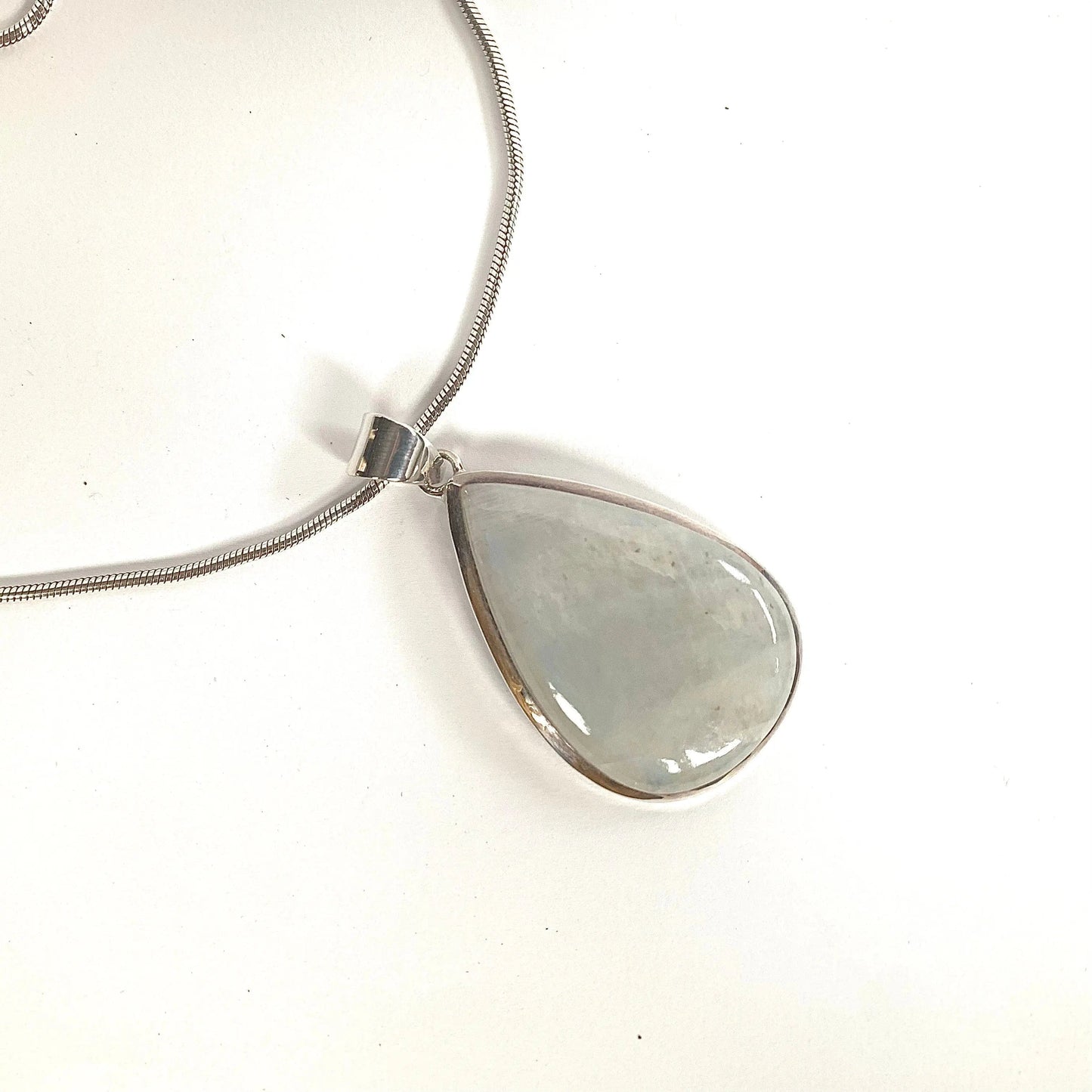 Pendentif Pierre de lune et argent 925 - Élégance Lunaire et Pureté - 