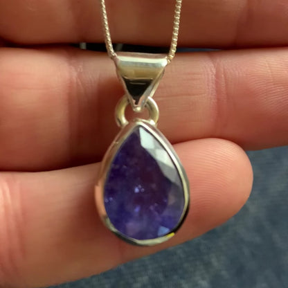 Pendentif en Tanzanite, Argent 925, Bijou en Tanzanite, Collier en Tanzanite, Pierre naturelle en Tanzanite.Pendentif monté sur argent, Bijou en argent, Collier élégant, Cadeau de luxe, Bijou artisanal. 